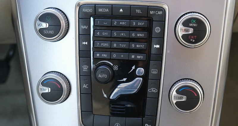 Volvo XC 60 cena 54999 przebieg: 268745, rok produkcji 2016 z Poznań małe 529